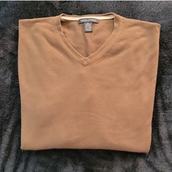 Banana Republic Mens V Neck - Picture 5 of 6